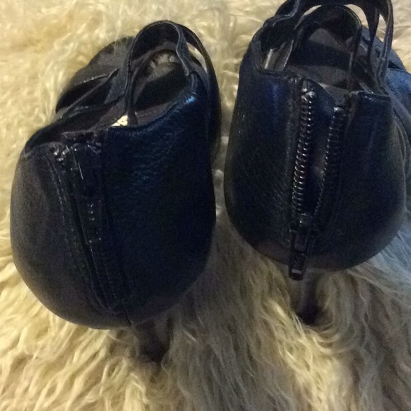 FERGIE Black Peep Toe Strappy heels - Picture 3 of 7